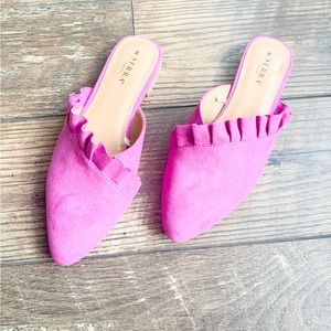 NWOT Serra Pink Ruffle Loafers